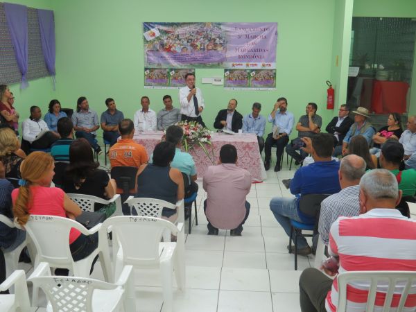 Ministro reúne-se com agricultores familiares em Ji-Paraná
