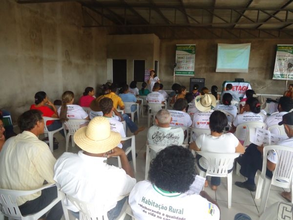 Sindicato de Cerejeiras/Pimenteiras reúne trabalhadores (as) em assembléia